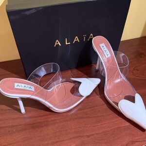 ALAIA LE CŒUR MULES IN PATENT LEATHER size 38 EU, US 7.